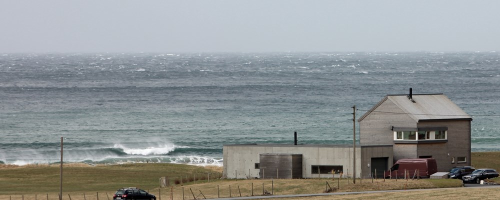 Huset med utsikt ut over havet.JPG